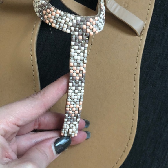 Cute T-strap Sandals - Picture 2 of 3